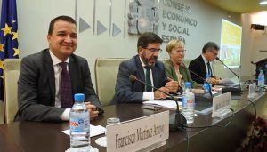 La Junta aboga por una discriminación positiva en el acceso a las ayudas públicas a favor de quienes viven en los pueblos