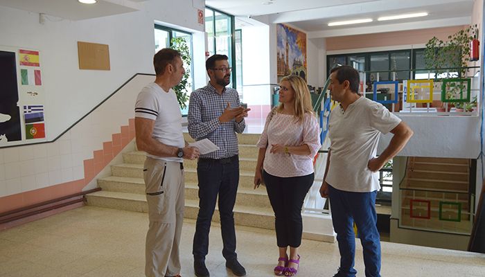 La Junta va a invertir 48.000 euros en la ejecución de la tercera fase de las obras de renovación de la instalación eléctrica del colegio público “Santa Ana”