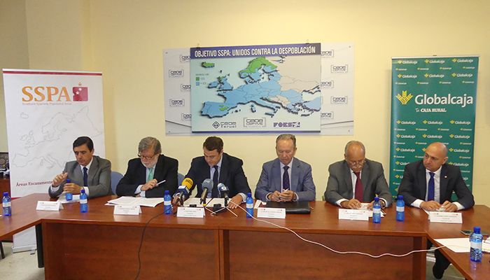 La SSPA informa a las entidades financieras sobre los trabajos para luchar contra la despoblación