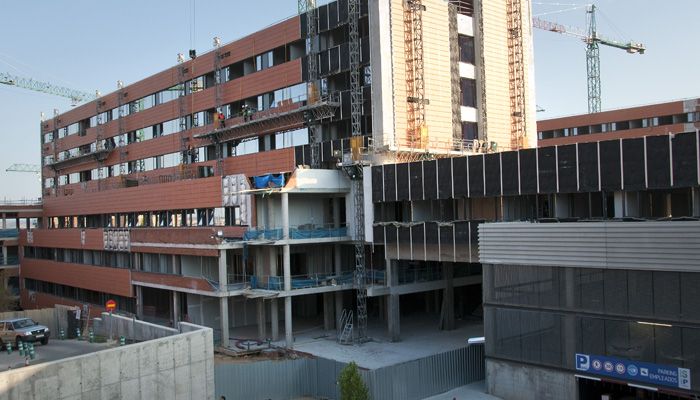 Las obras de ampliación del Hospital de Guadalajara avanzan visiblemente, con trabajos en los nuevos edificios y en el destinado a instalaciones