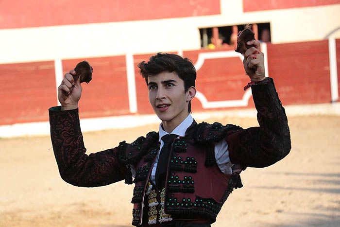 Manuel Perera sale a hombros de Almonacid en la segunda semifinal de Guadalajara busca torero