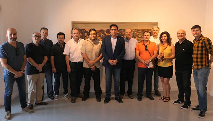 Mariscal destaca la fusión del pasado y el presente de la cerámica en la exposición homenaje a Pedro Mercedes