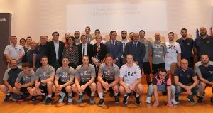 Mariscal muestra el apoyo del Ayuntamiento al Balonmano de Cuenca