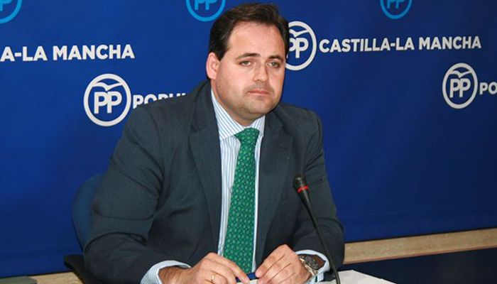 Núñez denuncia que las políticas de Page y Podemos, sumadas a las de Sánchez, están lastrando doblemente el futuro de nuestra tierra