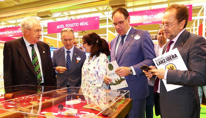 Prieto recalca en Naturama la importancia de compaginar la actividad económica con el medio ambiente