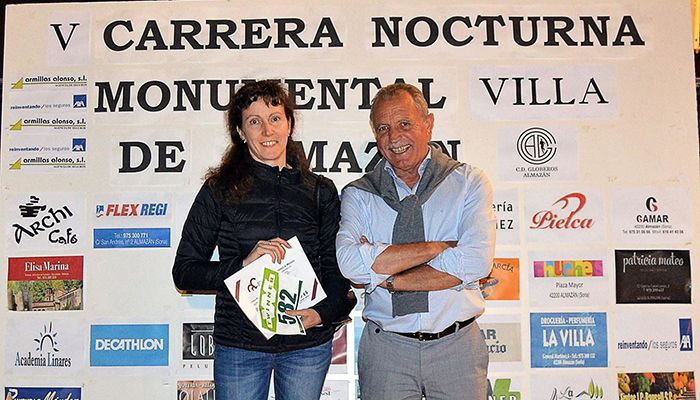 Sonia Bartolomé gana un pack turístico a Sigüenza en la V Carrera Nocturna Monumental de Almazán