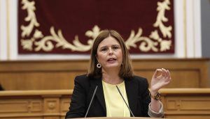 Valentín recrimina a Page su falta de humanidad y le acusa de discriminar a las mujeres que han sufrido cáncer de mama en Cuenca o Ciudad Real