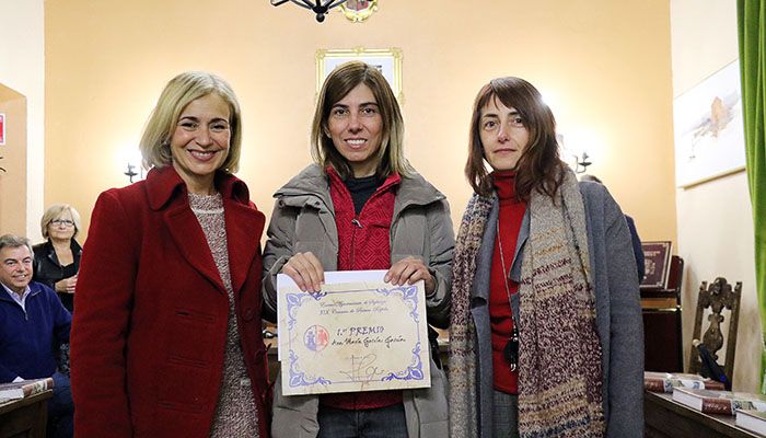 Ana María García recibe el primer premio