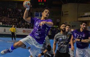 Balonmano Guadalajara y Liberbank Ciudad Encantada de Cuenca empatan un partido lleno de fuerza, alternativas y mucha emoción