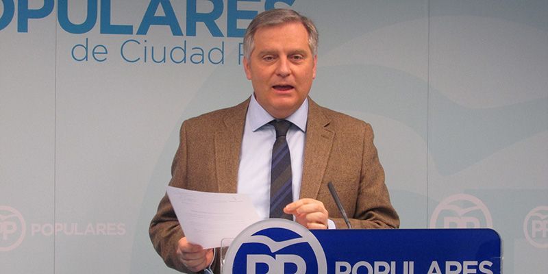 Cañizares mete a Page y Sánchez en el mismo saco pactan “un teatrillo” para tapar que sus gobiernos son la misma ruina