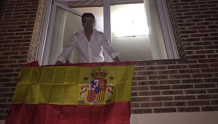 El alcalde de Guadalajara invita a los vecinos a engalanar sus balcones y ventanas con la bandera de España