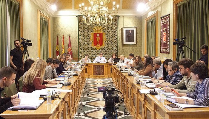 El Pleno del Ayuntamiento de Cuenca, a propuesta del PP, aprueba la bajada del IBI de urbana y rústica y las bonificaciones en el Impuesto de Construcciones y Obras