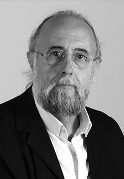 José Ángel García presenta su nueva antología poética en el Museo de Arte Abstracto de Cuenca 3 José Ángel García presenta su nueva antología poética en el Museo de Arte Abstracto de Cuenca