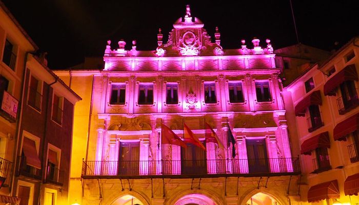 La fachada del Ayuntamiento de Cuenca se iluminará de rosa para celebrar el Día Internacional de la Niña