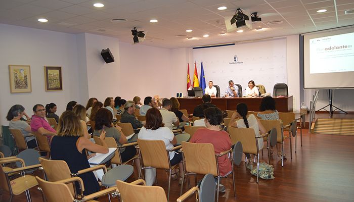 La Junta impulsa un proyecto para unir oficios tradicionales y diseño en busca de una marca “Hecho en Cuenca”