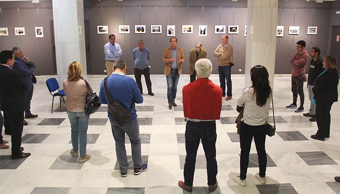 La sala de arte ‘Antonio Buero Vallejo’ acoge hasta el 31 de octubre una exposición fotográfica sobre la Caballada para celebrar su declaración como BIC