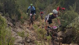 Los bikers José Pérez y Carla Fernández se imponen en la VI Serranía Predators de Santa Cruz de Moya