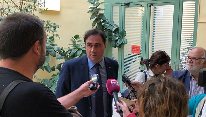 Mariscal pide a la Junta que utilice los fondos europeos para hacer las inversiones necesarias en los colegios de Cuenca