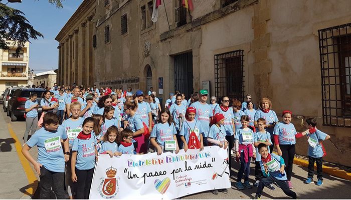 Más de medio millar de personas se dan cita en Huete en la II Marcha Solidaria “Un Paseo por la Vida”