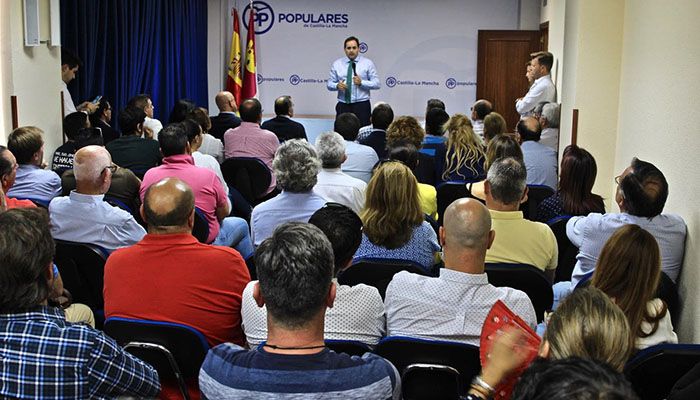 Núñez afirma que el modelo de trabajo del PPCLM será tener presencia en la calle y escuchar a todos los colectivos de la región