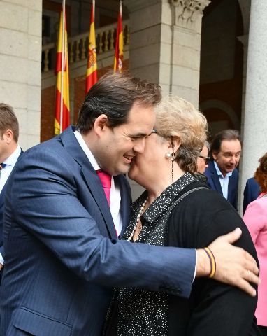 Núñez indica que formará un grupo de trabajo para potenciar el mantenimiento de nuestras tradiciones y nuestra cultura