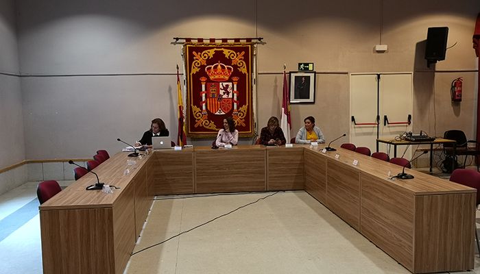 Villanueva de la Torre podría no renovar como Ciudad Amiga de la Infancia ante el juego político de los partidos de la oposición