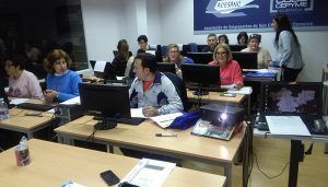 ACESANC acoge un curso de procesadores de textos y presentaciones de informática básicos