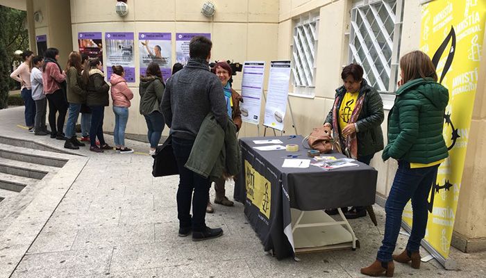 Amnistía Internacional sale a las calles de Cuenca y Guadalajara con la campaña #Nomáspiedras en la lucha contra la violencia sexual