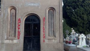 Aparece en un lamentable estado la Capilla de los Caídos del cementerio de Brihuega