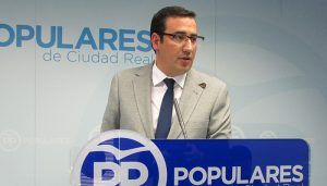 Borja “Page ha pasado de ser el cómplice silencioso de las barbaridades de Pedro Sánchez a ser un traidor por méritos propios”
