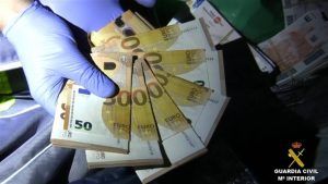 Detenidos 2 vecinos de Guadalajara por estafar a 1.445 personas en toda España