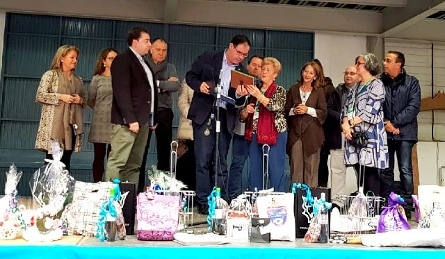 Diputación de Cuenca reconoce a la Asociación Arco de la Malena su encomiable labor por preservar el arte del encaje de bolillos