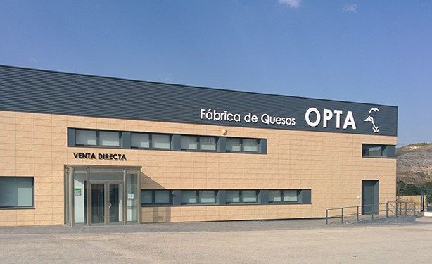 El alcalde de Huete informa a los empresarios locales sobre la inclusión del municipio de Huete en el Plan de Estímulo Económico de Zonas Prioritarias