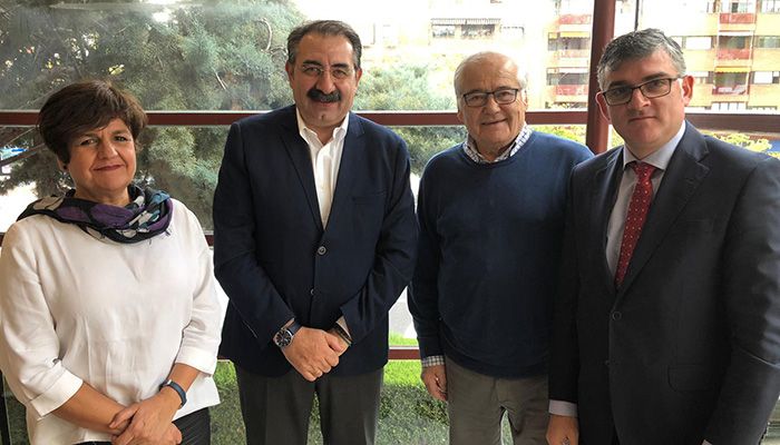 El consejero de Sanidad traslada el apoyo de la Junta a la Fundación Leticia Castillejo de cara a la celebración de la XV Carrera Solidaria Contra el Cáncer