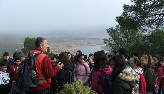 El Programa Somos Deporte 3-18 inicia su actividad de senderismo en Minglanilla con 68 participantes