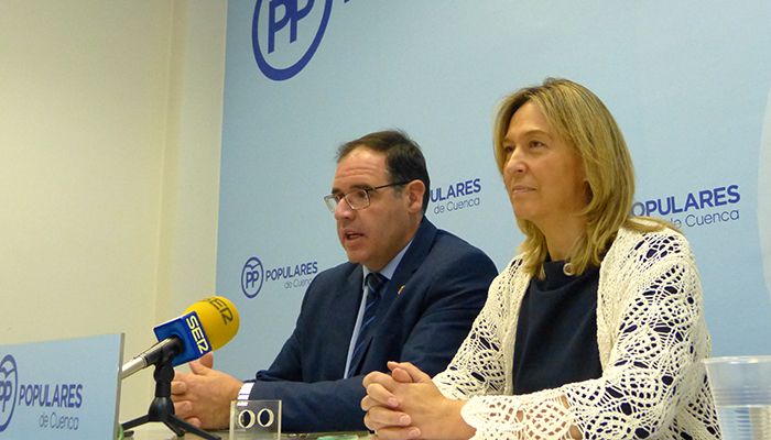 Guarinos en rueda de prensa junto a Prieto (2)