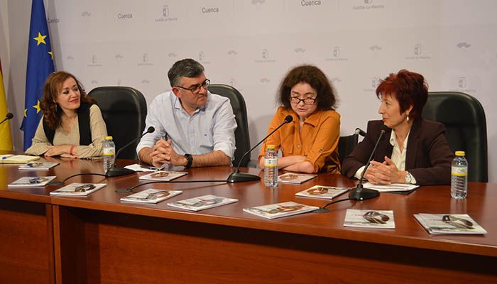 La Junta destaca la trayectoria literaria y personal de la escritora conquense Estrella Cachero