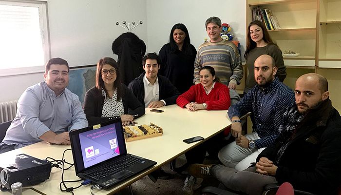 NNGG CLM visita la ONG ‘Guada Acoge’ dentro de su campaña #ConEllas