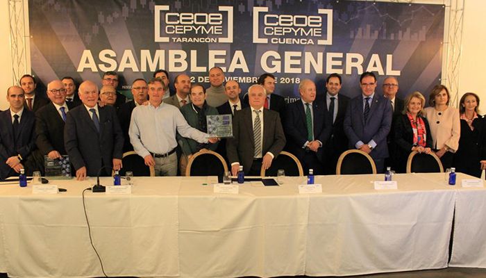 Núñez aboga por trabajar de la mano de aquellos que generan empleo apostando por políticas de bajada de impuestos, formación y simplificación de la burocracia