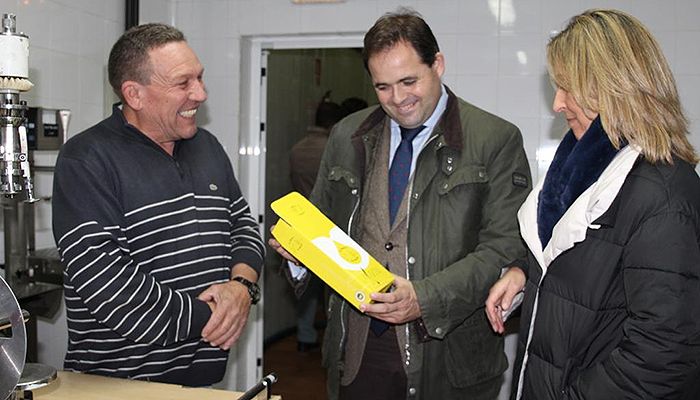 Núñez apuesta por combatir la despoblación, a través de la creación de empleo, apoyando a los agricultores ecológicos