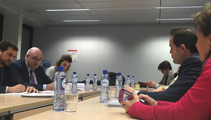 Paco Núñez traslada al comisario europeo de Agricultura la negativa del PP-CLM a que la PAC sufra recortes como propone Pedro Sánchez y aplaude Page