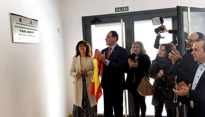 Prieto espera que el nuevo edificio de promoción empresarial sea una herramienta para el futuro de San Clemente