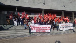 Primera concentración en Cuenca de las trabajadoras y trabajadores de limpieza por el bloqueo del convenio 2 Primera concentración en Cuenca de las trabajadoras y trabajadores de limpieza por el bloqueo del convenio