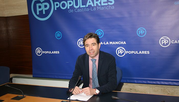 Robisco pregunta a Page si los profesionales del transporte sanitario de Guadalajara, Ciudad Real y Albacete van a cobrar sus nóminas con normalidad en diciembre