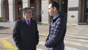 Salinas se reúne con el director general de Carreteras del Ministerio de Fomento para abordar la situación de la A2