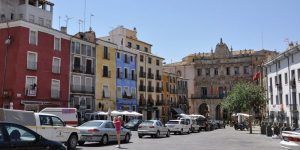 UPTA pide un autobús cada 20 minutos y tarjetas de aparcamiento para frenar las pérdidas del Casco Antiguo de Cuenca