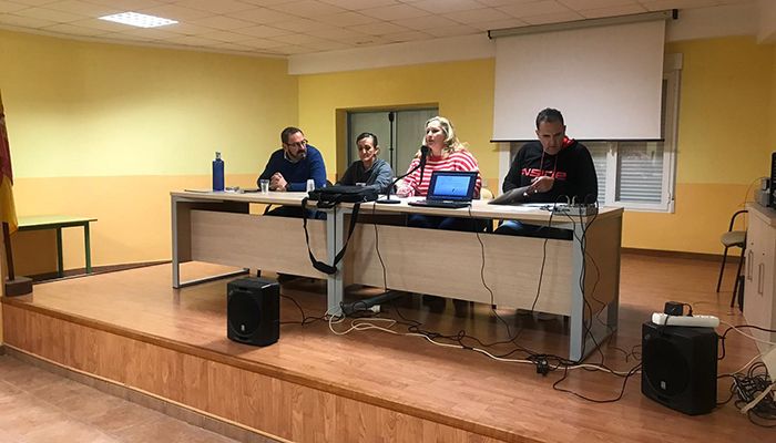 El director general de Coordinación y Planificación acompaña a la Asociación de Vecinos ‘Juan de Goyeneche’ de Illana en la celebración del 40 aniversario de la Constitución