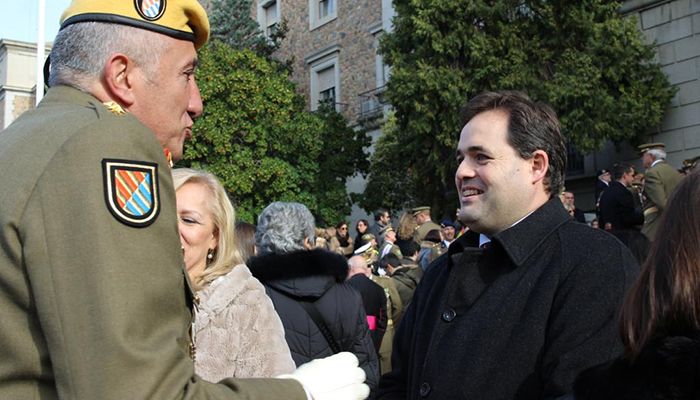 Núñez felicita a la Academia de Infantería de Toledo y da las gracias a las Fuerzas Armadas por ser los garantes de la libertad
