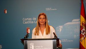 Agudo denuncia la hipocresía de Page al hablar de España y la Constitución, cuando gobierna con los que quieren romper nuestro país y calla ante la deriva de Sánchez