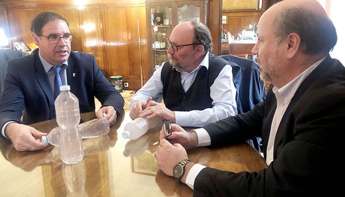 Diputación de Cuenca encarga al IGME un estudio científico de las aguas rosas del Lagunillo de Las Tortugas de Cañada del Hoyo